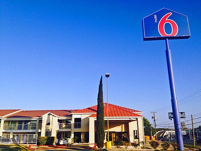 Motel 6-San Antonio, Tx - Fiesta Trails エクステリア 写真
