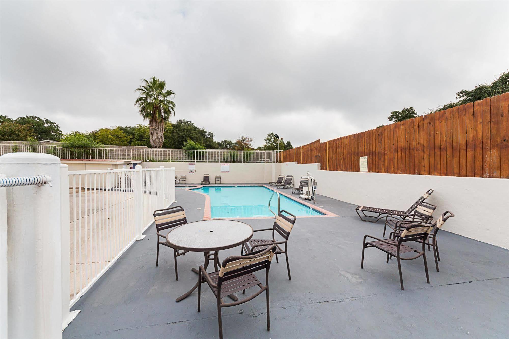 Motel 6-San Antonio, Tx - Fiesta Trails エクステリア 写真